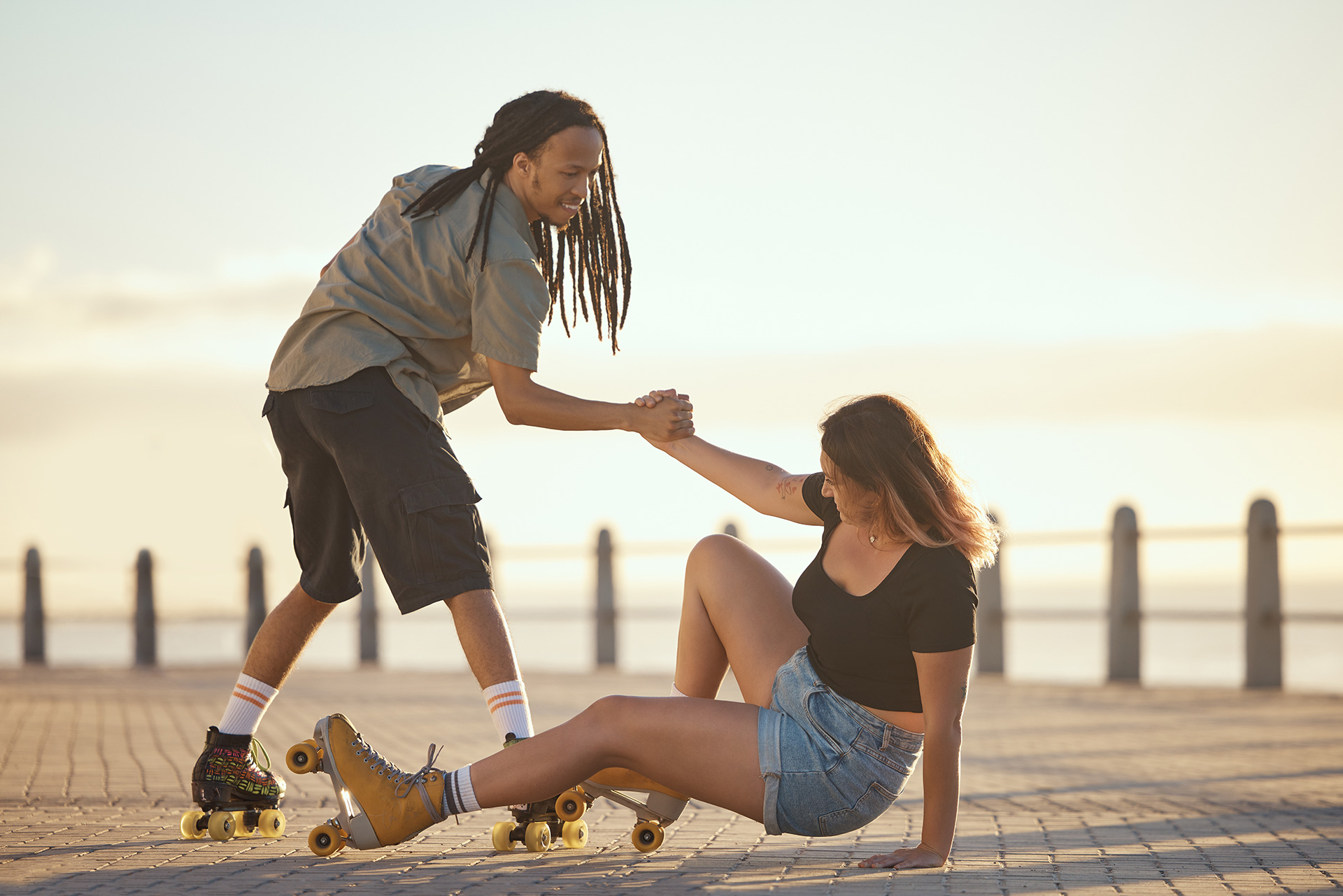beach-falling-and-couple